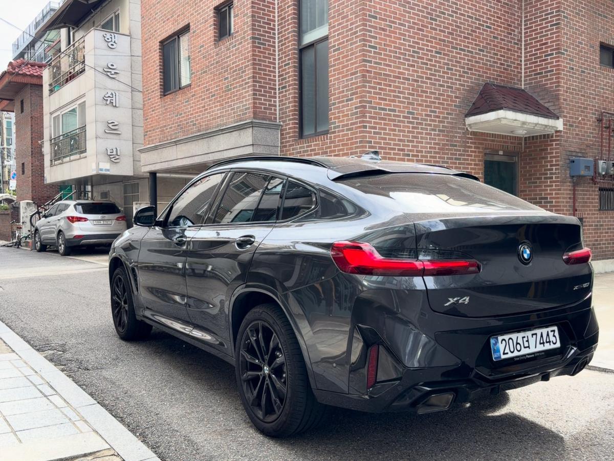 BMW X4 xDrive20i M Sport Pro 사진 4