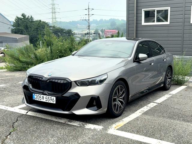 BMW 5시리즈 520i M Sport 사진 2