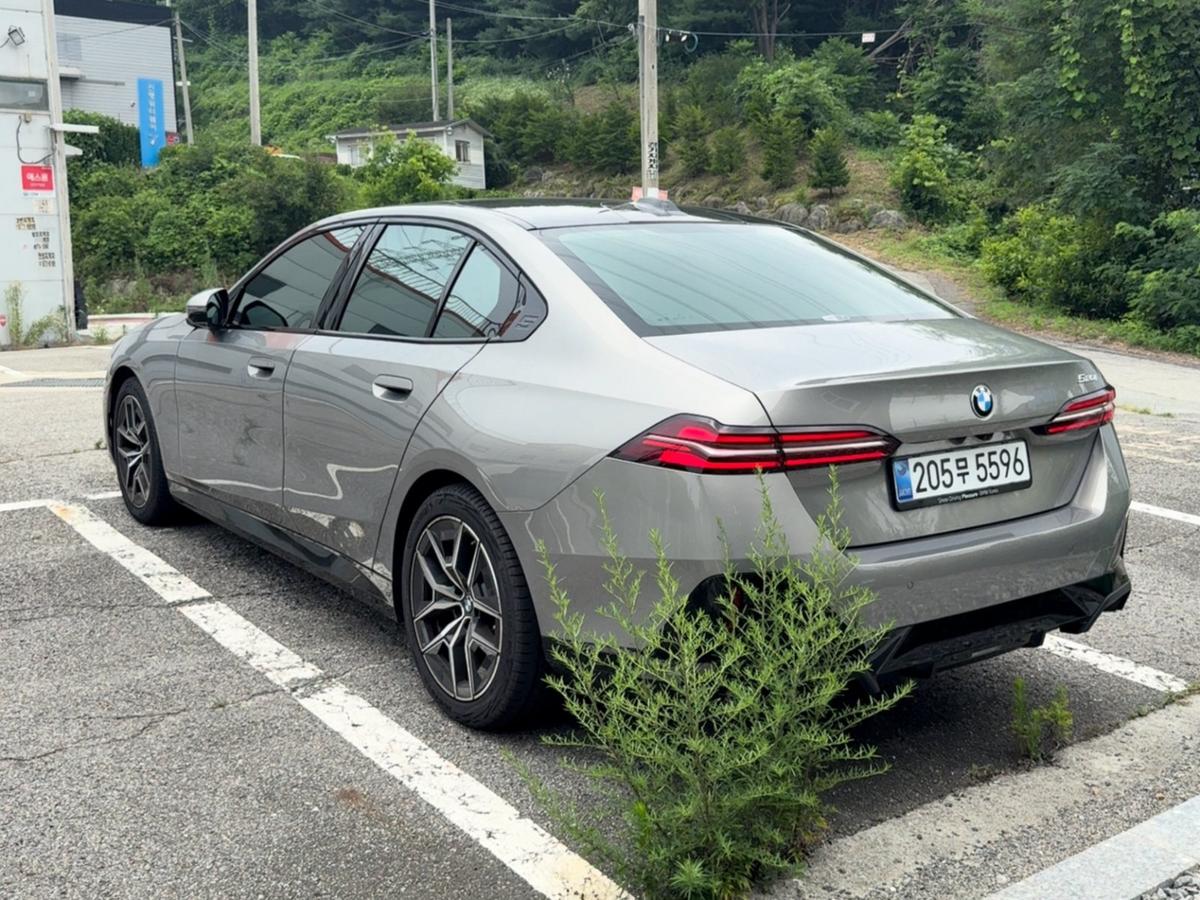 BMW 5시리즈 520i M Sport 사진 4