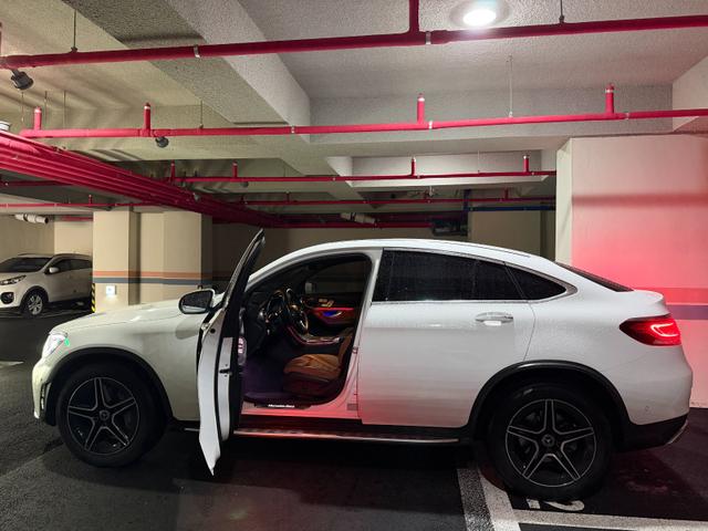 벤츠 GLC 쿠페 300 4MATIC 사진 2