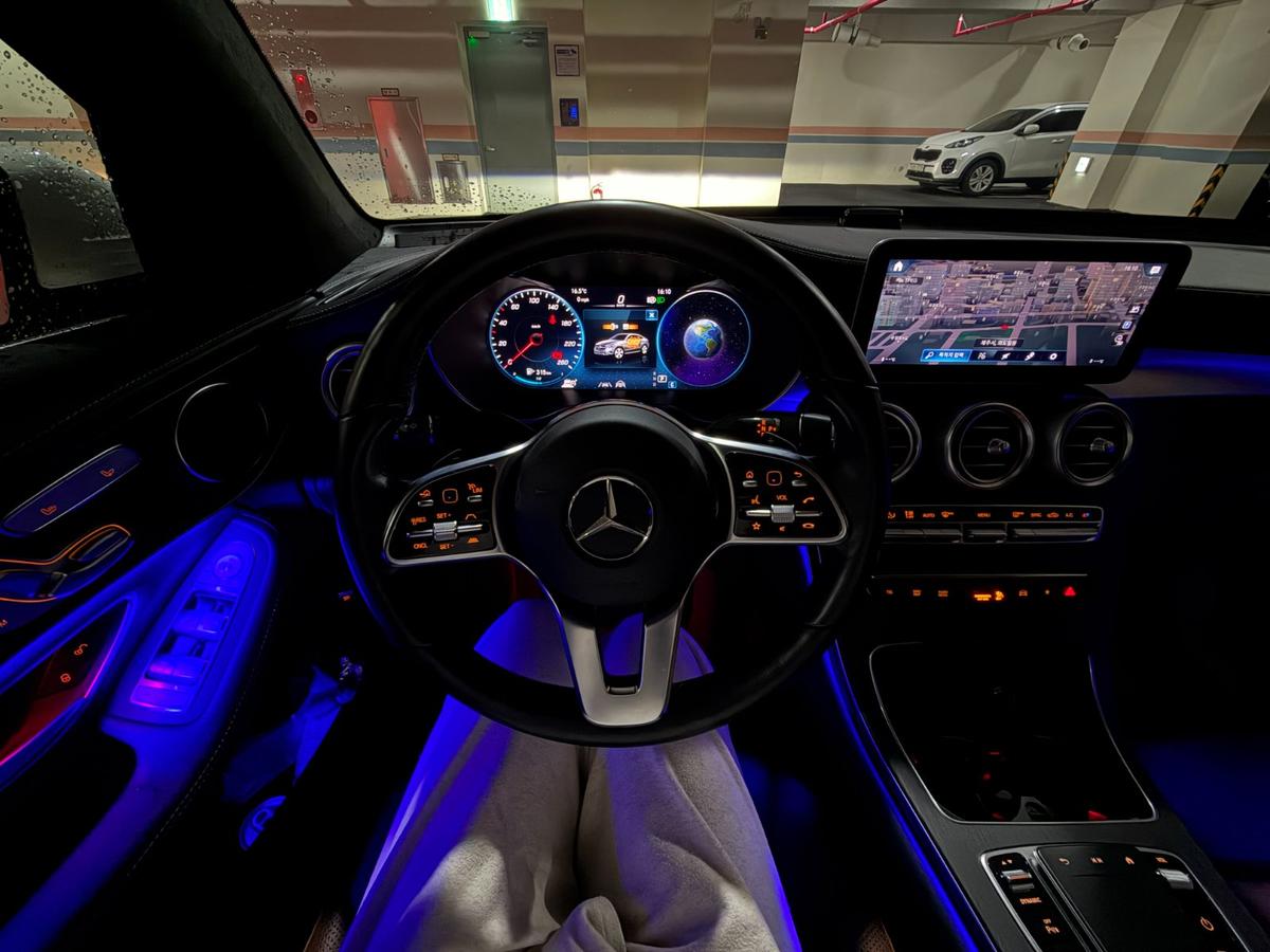 벤츠 GLC 쿠페 300 4MATIC 사진 11