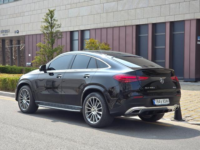 벤츠 GLE 쿠페 450d 4MATIC 사진 3