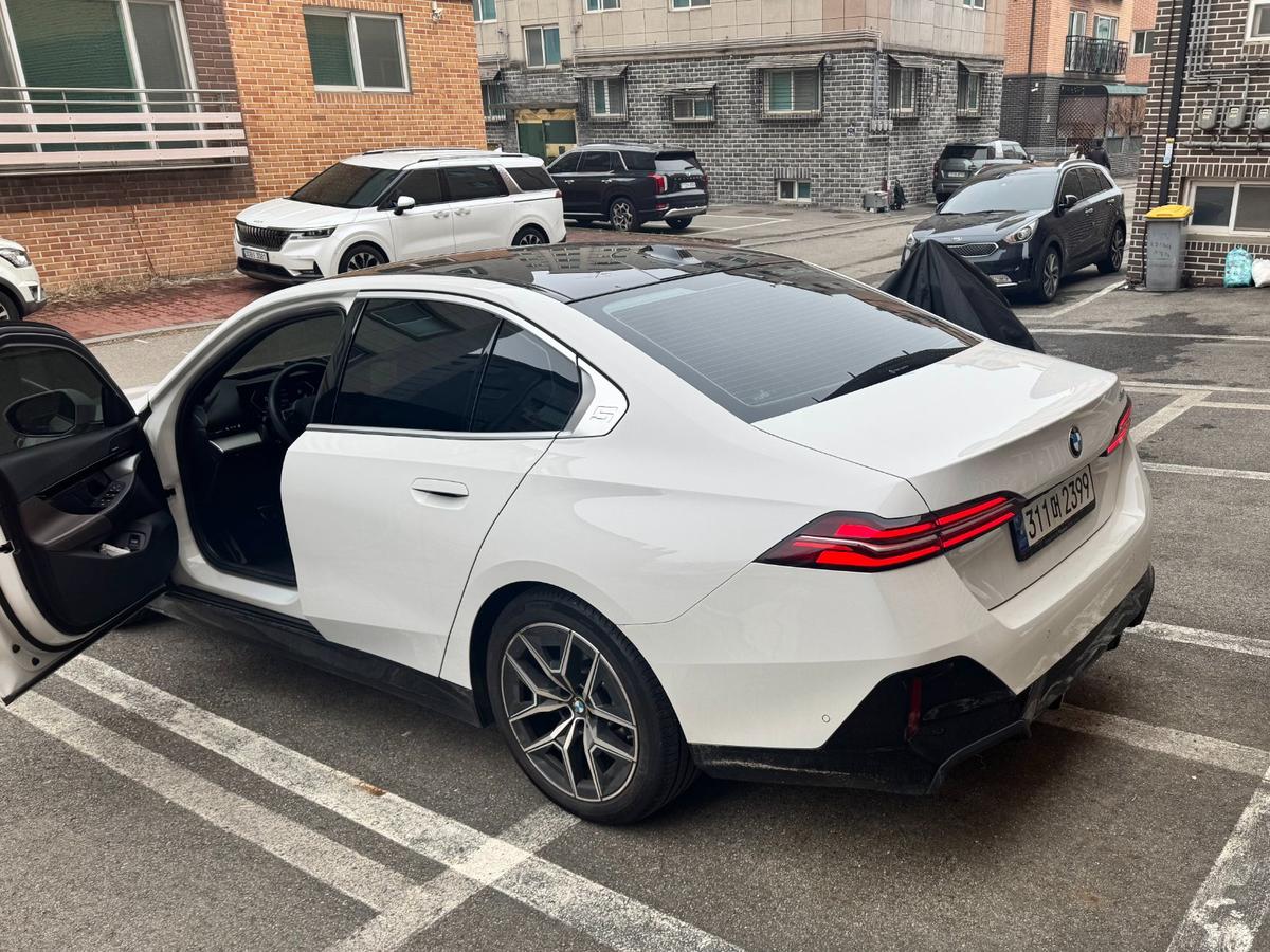 BMW 5시리즈 520i M Sport 사진 4