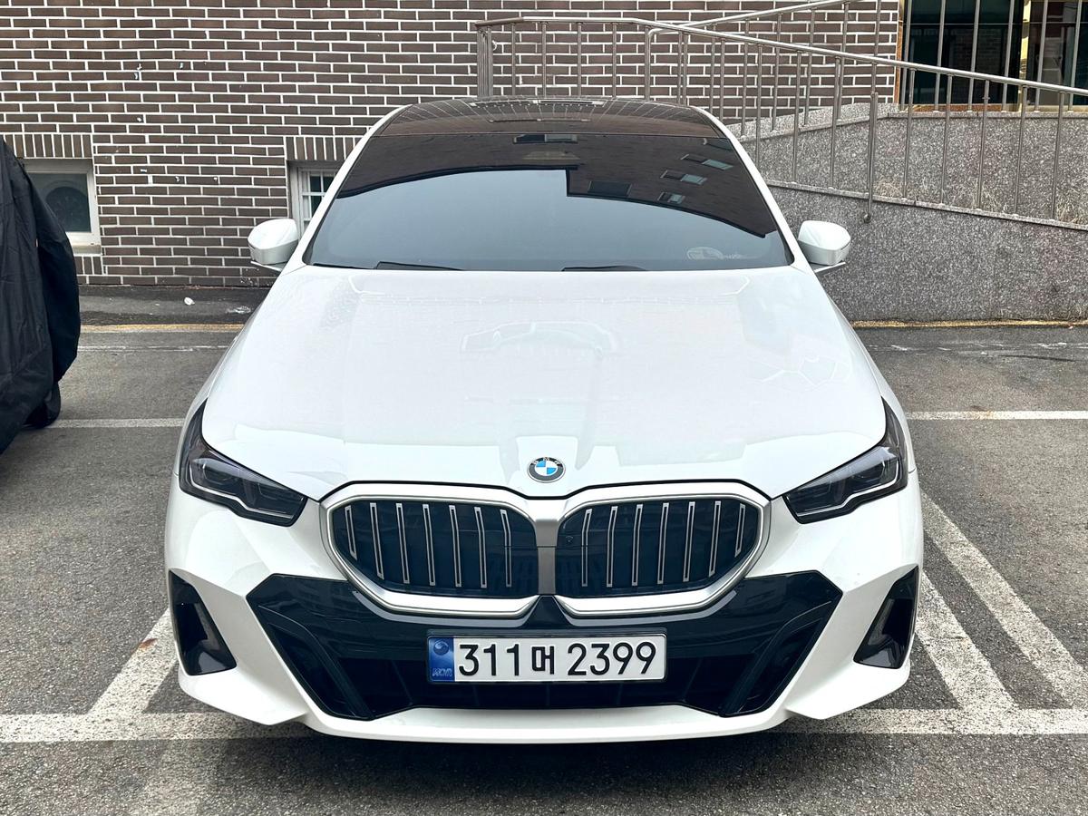 BMW 5시리즈 520i M Sport 사진 1