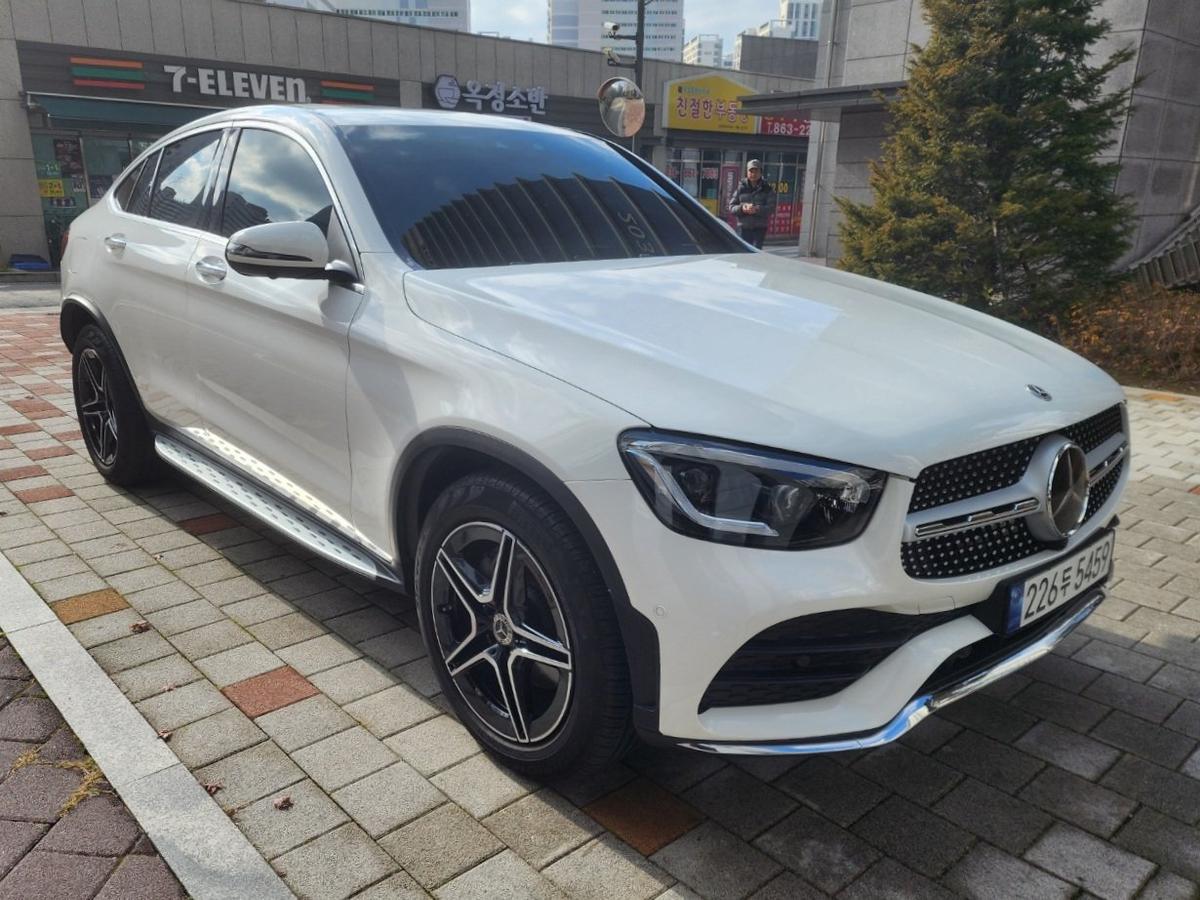 벤츠 GLC 쿠페 300 4MATIC 사진 2