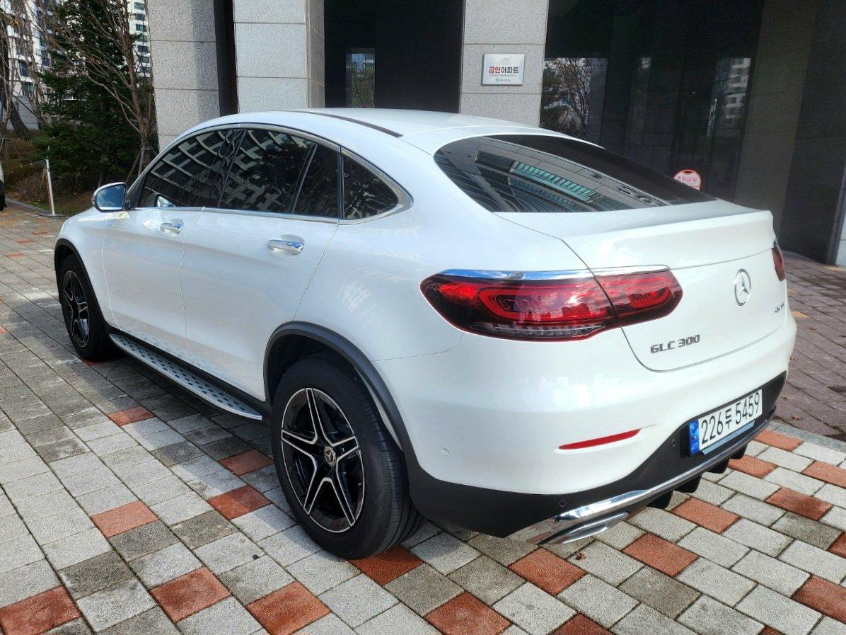벤츠 GLC 쿠페 300 4MATIC 사진 4