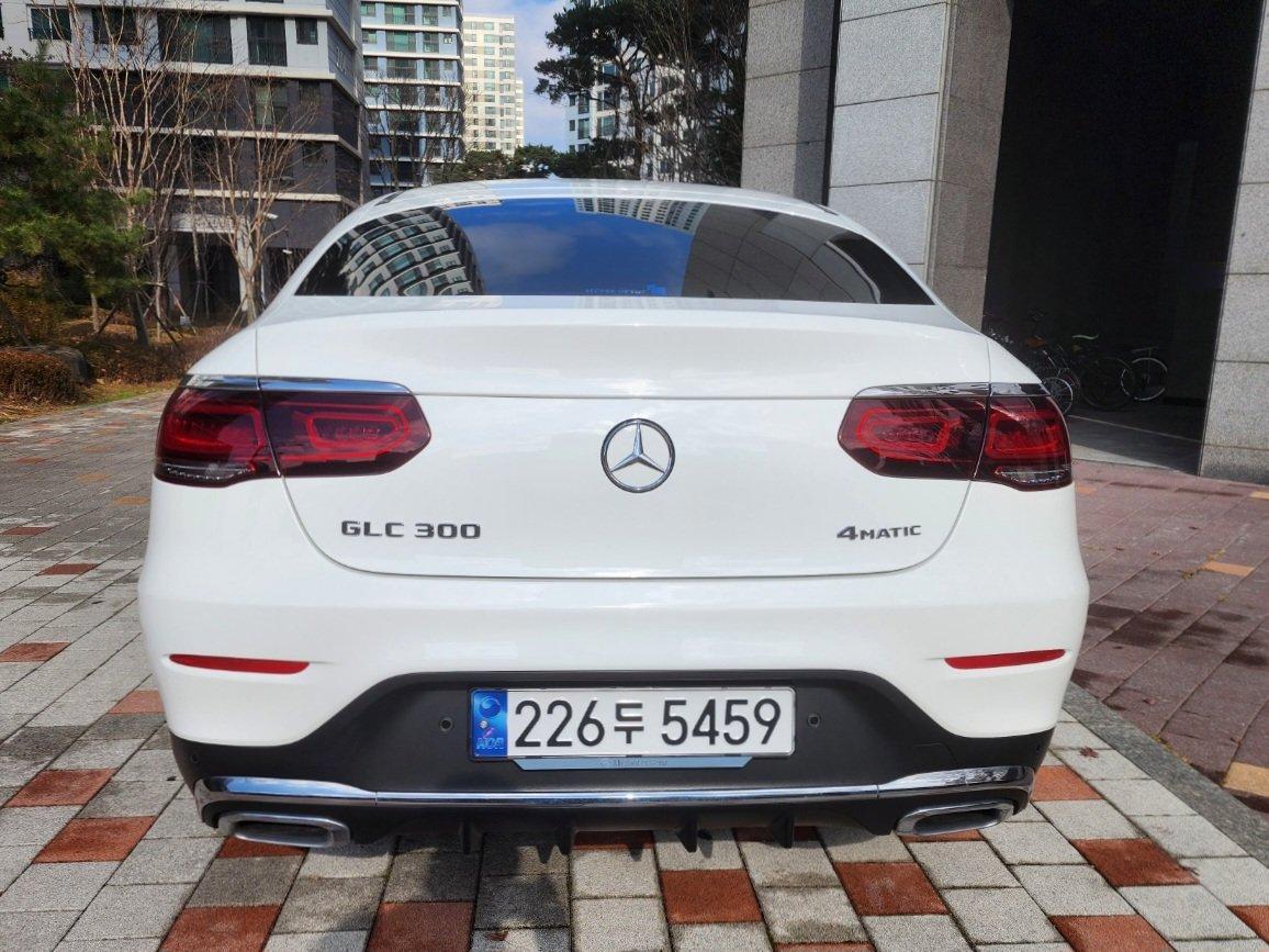 벤츠 GLC 쿠페 300 4MATIC 사진 6