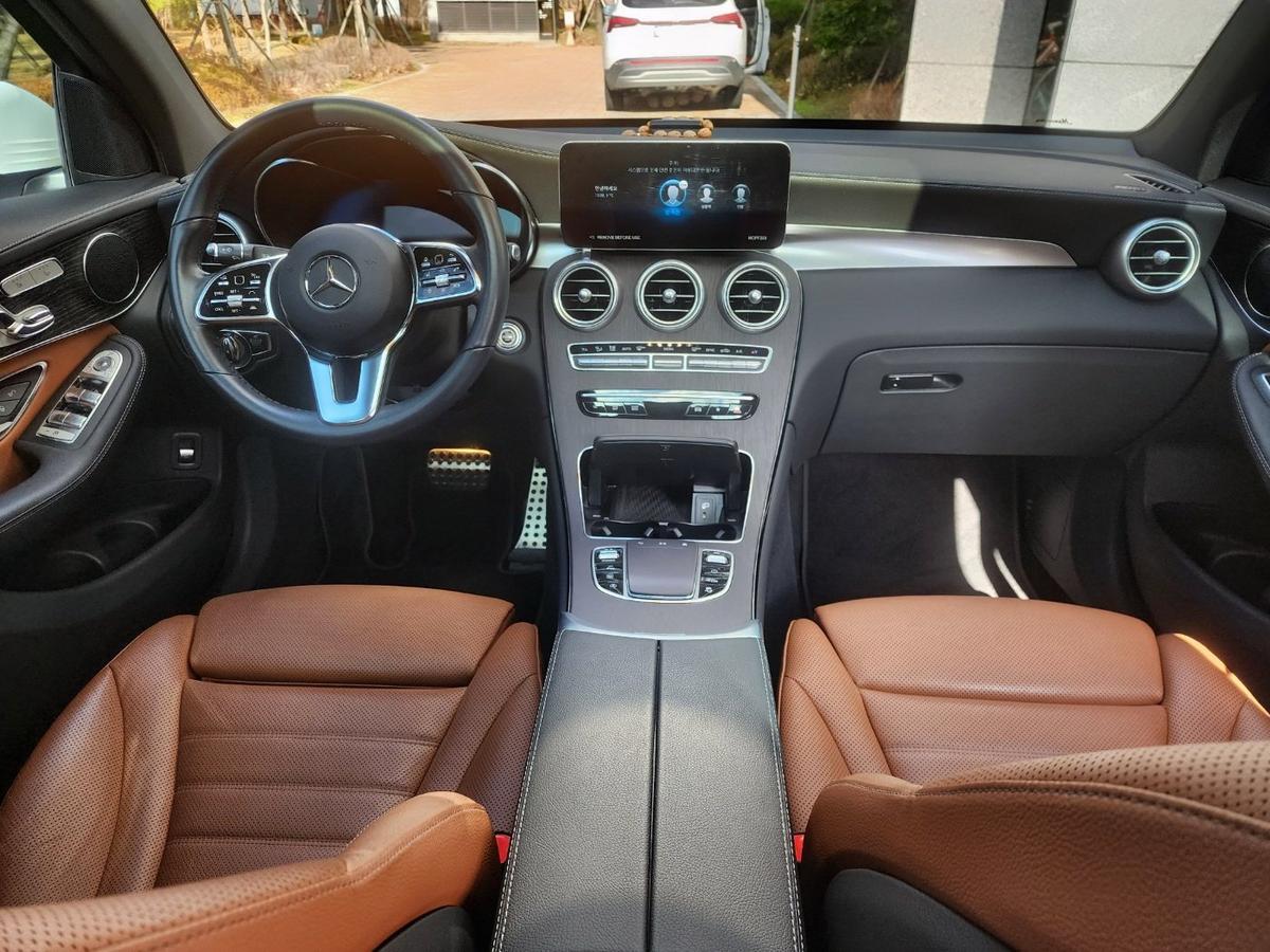 벤츠 GLC 쿠페 300 4MATIC 사진 11