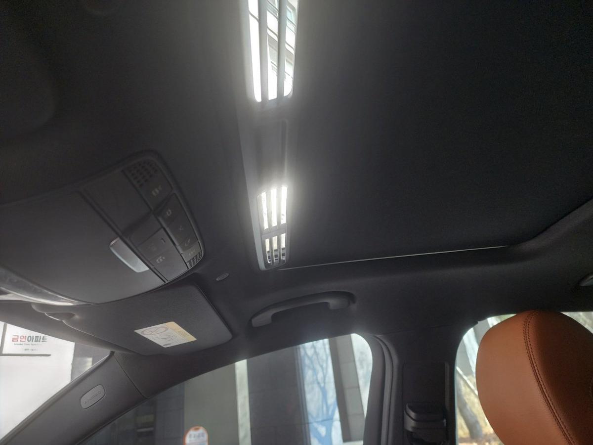 벤츠 GLC 쿠페 300 4MATIC 사진 18