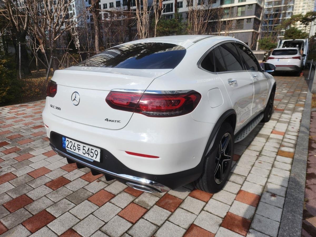 벤츠 GLC 쿠페 300 4MATIC 사진 5