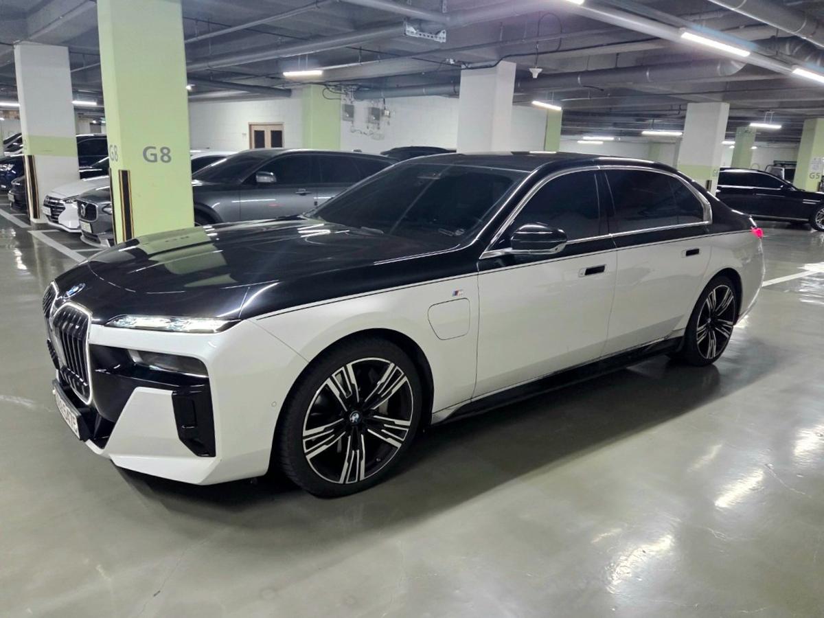 BMW 7시리즈 750e xDrive M 스포츠 사진 3