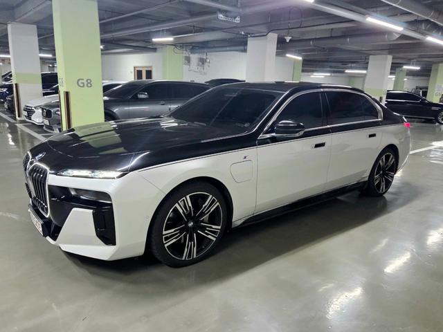 BMW 7시리즈 750e xDrive M 스포츠 사진 3