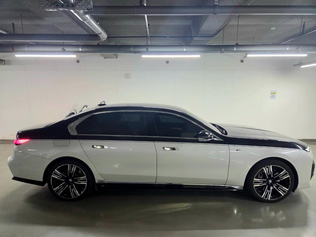 BMW 7시리즈 750e xDrive M 스포츠 사진 4