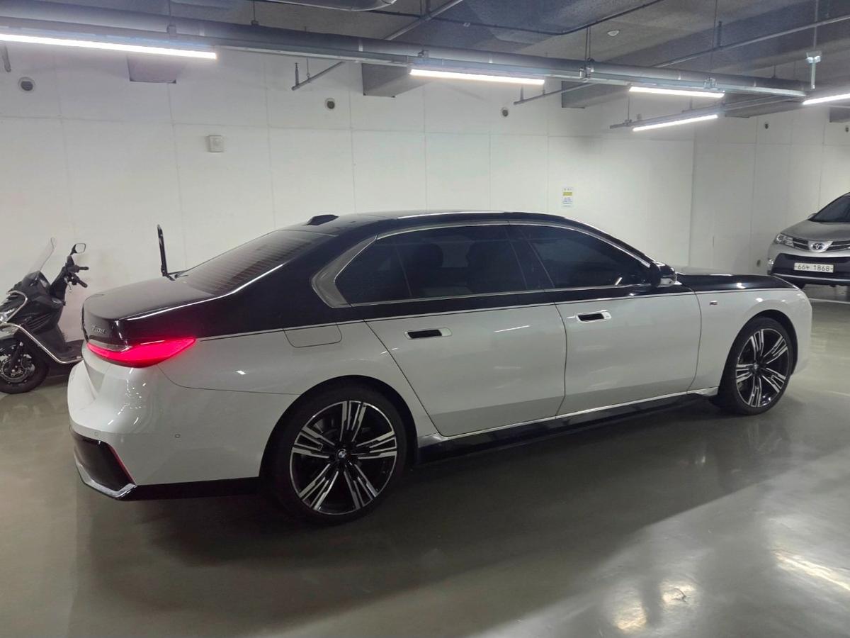 BMW 7시리즈 750e xDrive M 스포츠 사진 5