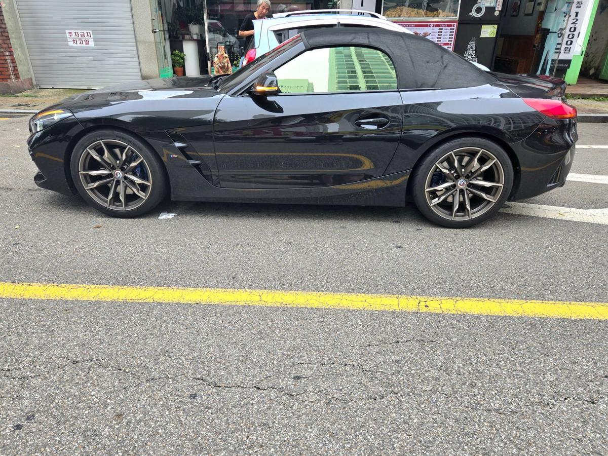 BMW Z4 M40i 사진 3