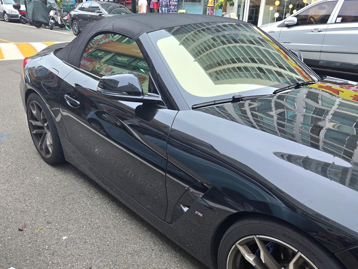 BMW Z4 M40i 사진 4