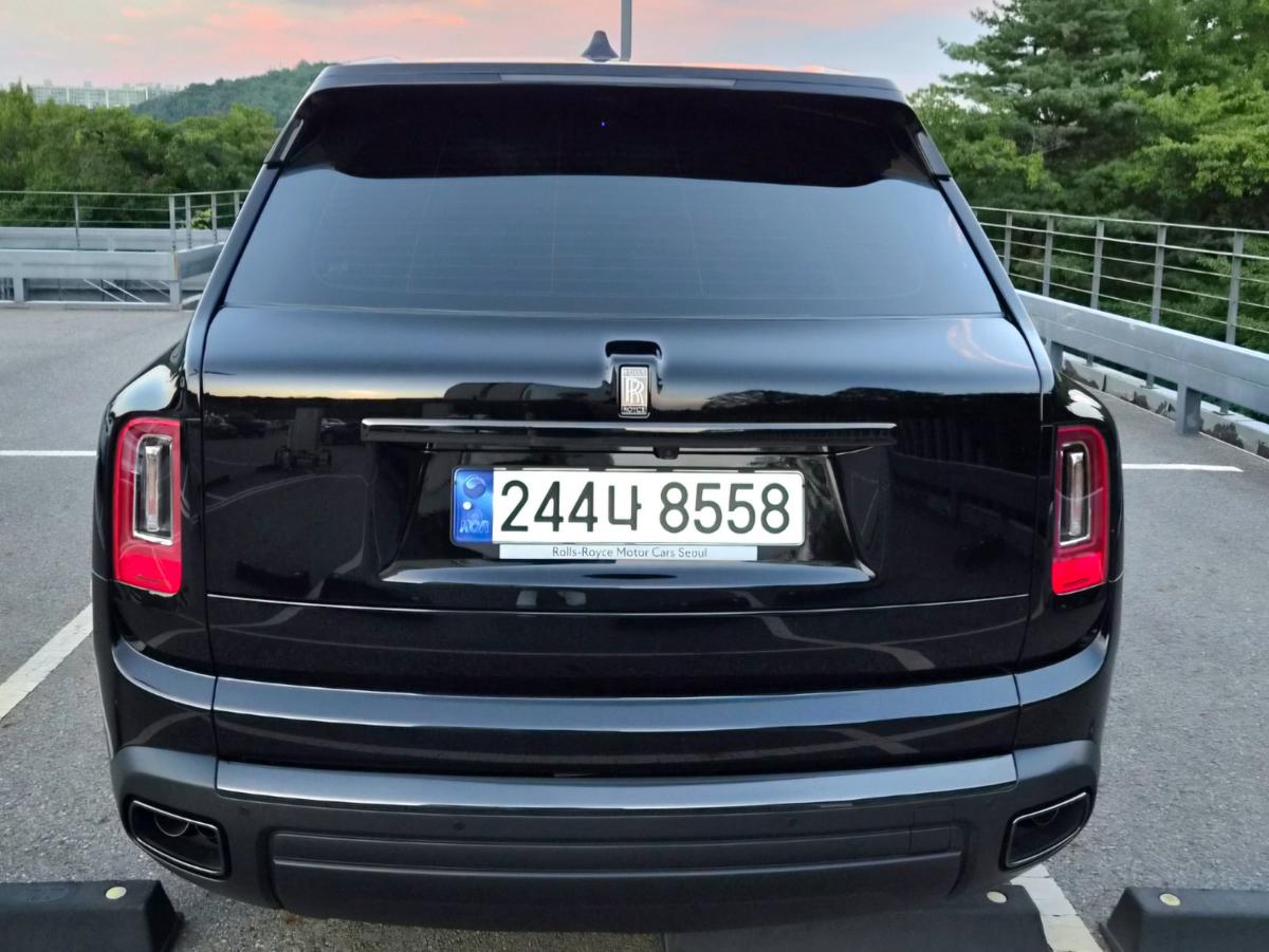 롤스로이스 컬리넌 6.7 V12 블랙 배지 사진 5