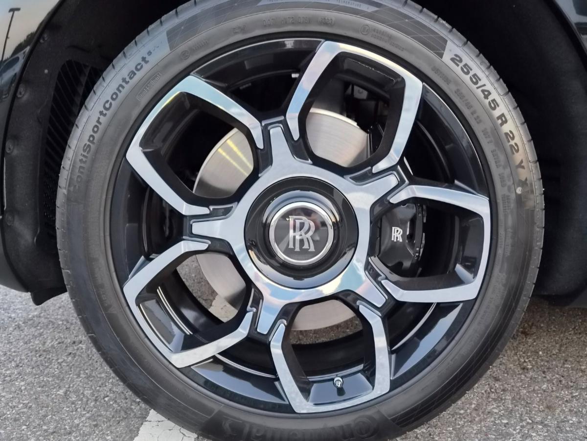 롤스로이스 컬리넌 6.7 V12 블랙 배지 사진 6