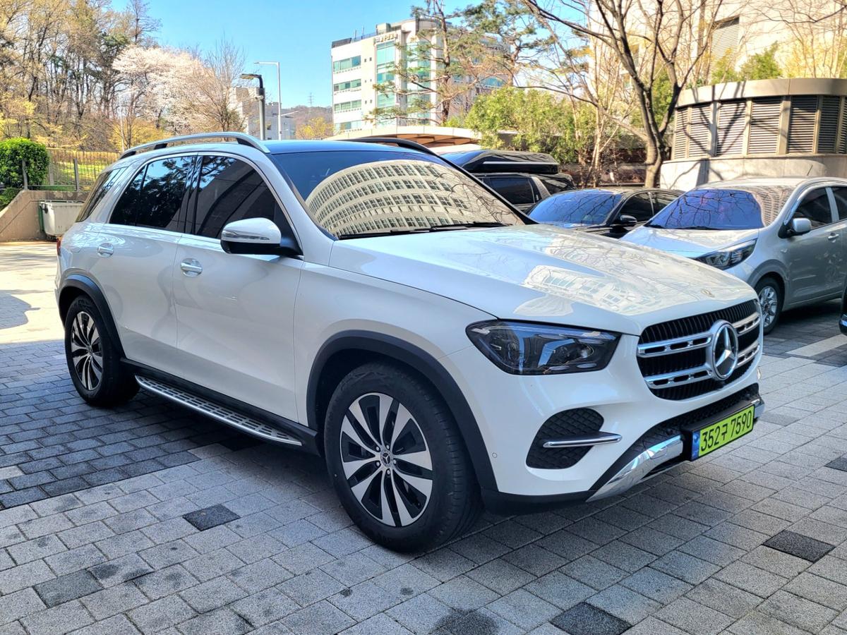 벤츠 GLE 300d 4MATIC 사진 2