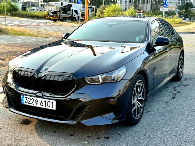 BMW 5시리즈 520i M Sport 사진 2