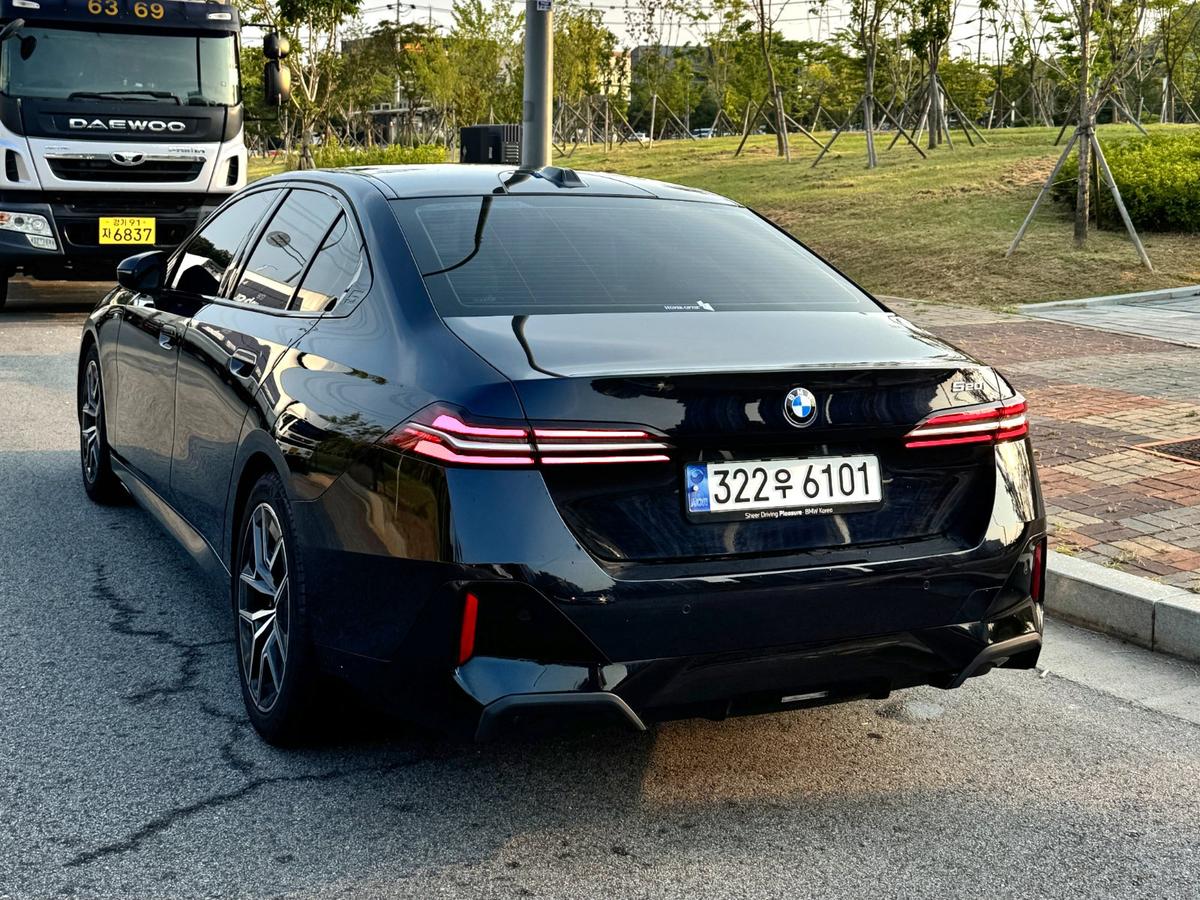 BMW 5시리즈 520i M Sport 사진 5