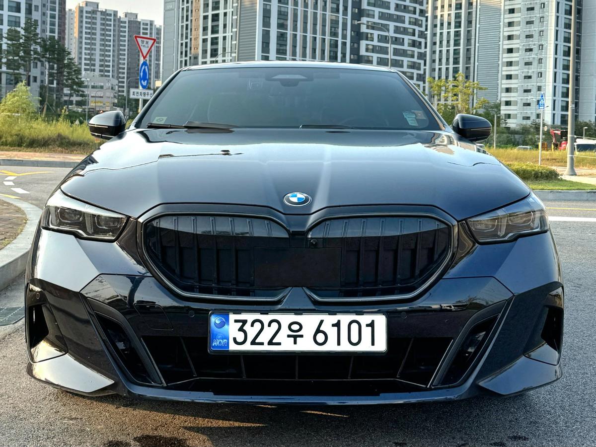 BMW 5시리즈 520i M Sport 사진 1