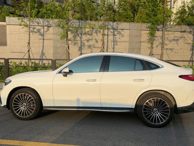 벤츠 GLC 쿠페 300 4MATIC 사진 3