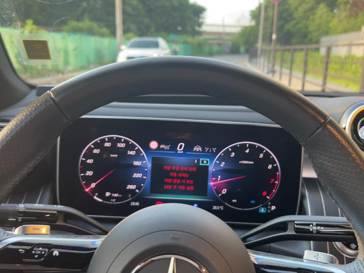 벤츠 GLC 쿠페 300 4MATIC 사진 13