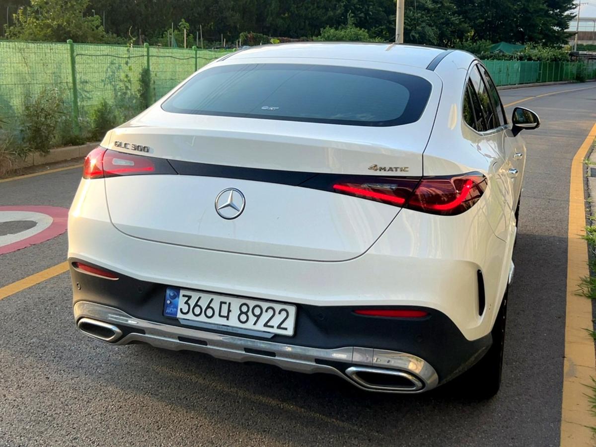 벤츠 GLC 쿠페 300 4MATIC 사진 4