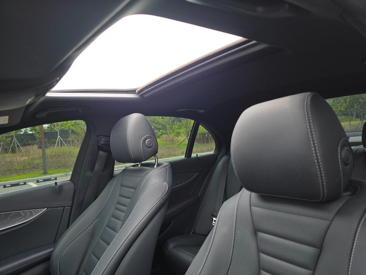 벤츠 E클래스 350 4MATIC 아방가르드 사진 17