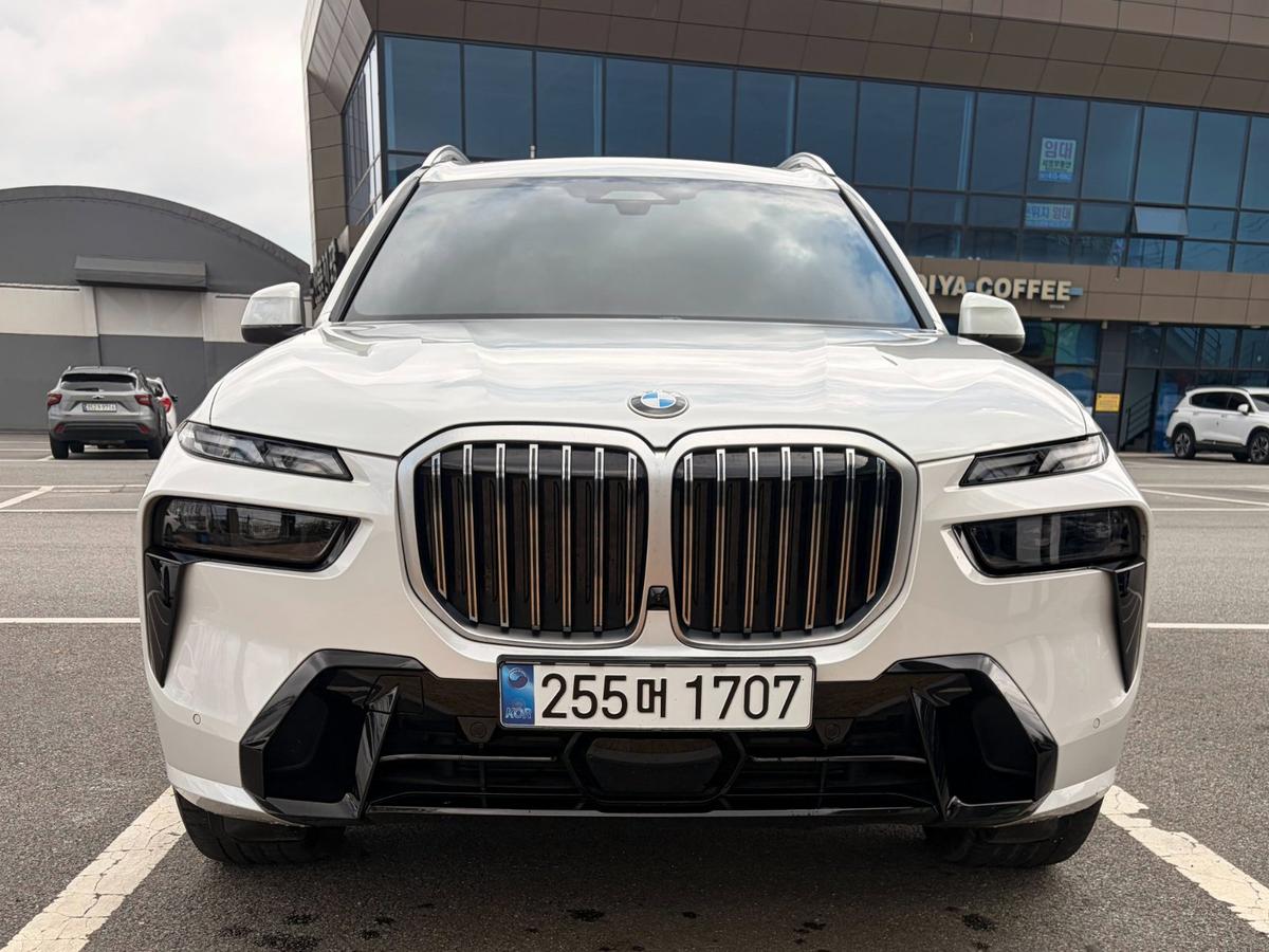 BMW X7 40i xDrive M Sport 사진 1