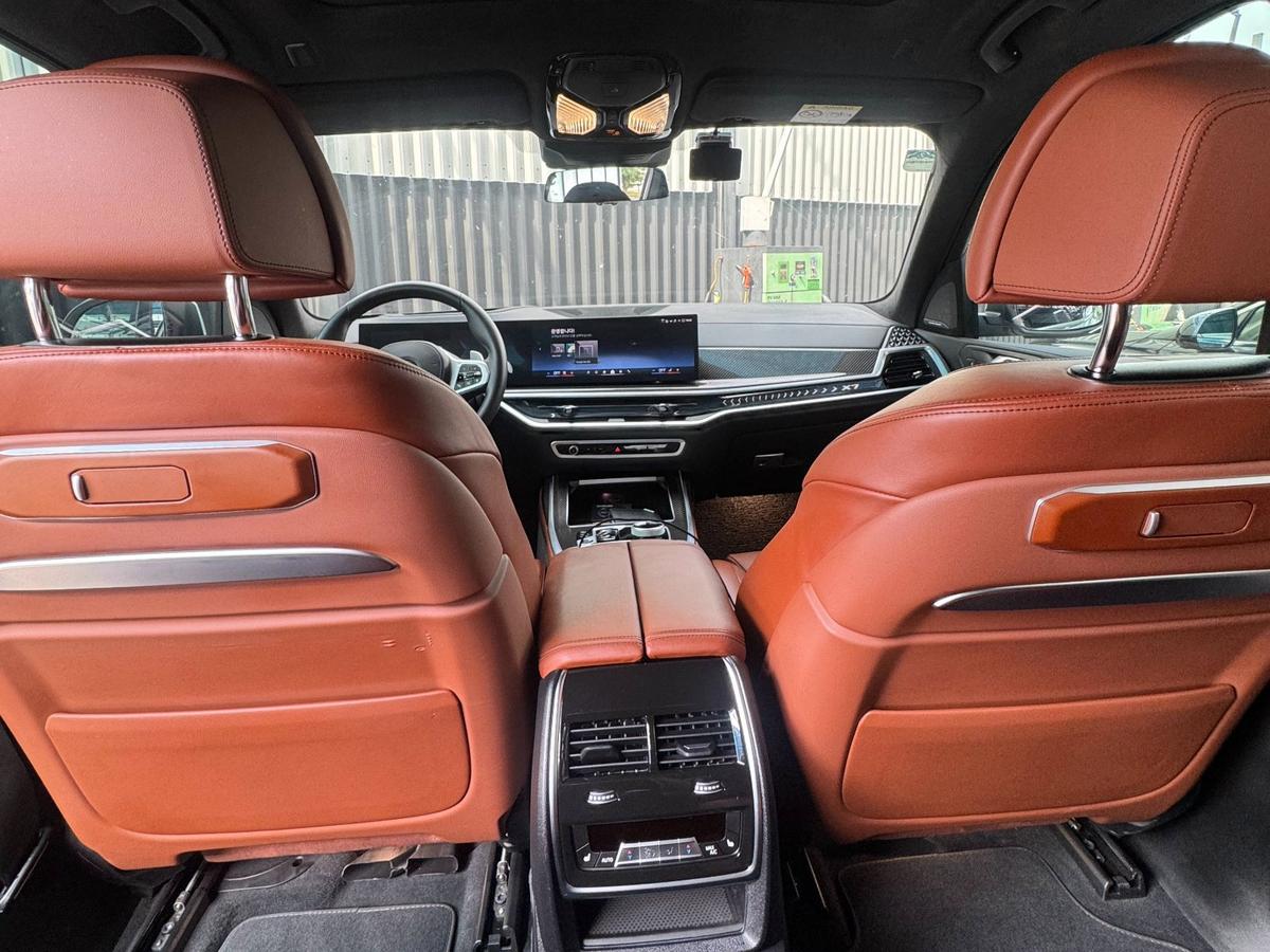 BMW X7 40i xDrive M Sport 사진 9