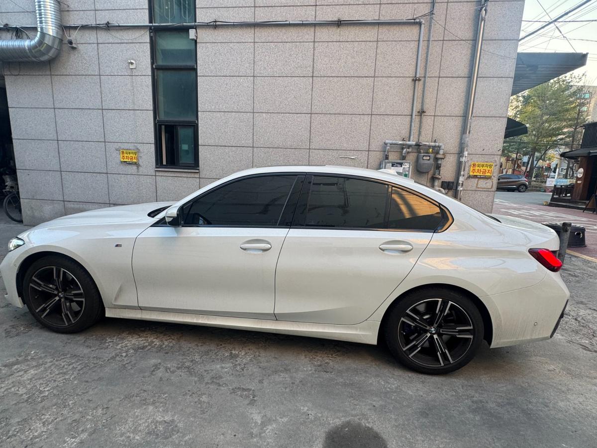 BMW 3시리즈 320i M Sport 사진 4