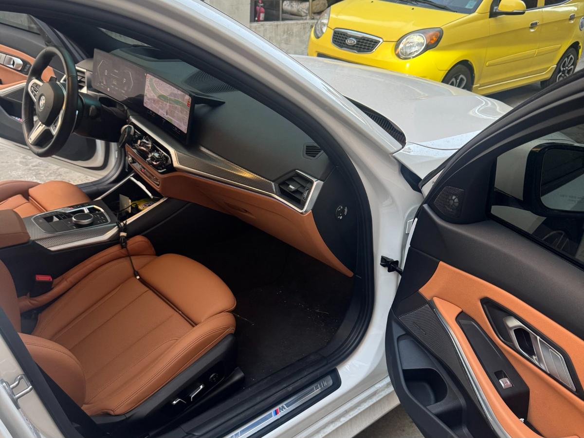 BMW 3시리즈 320i M Sport 사진 9