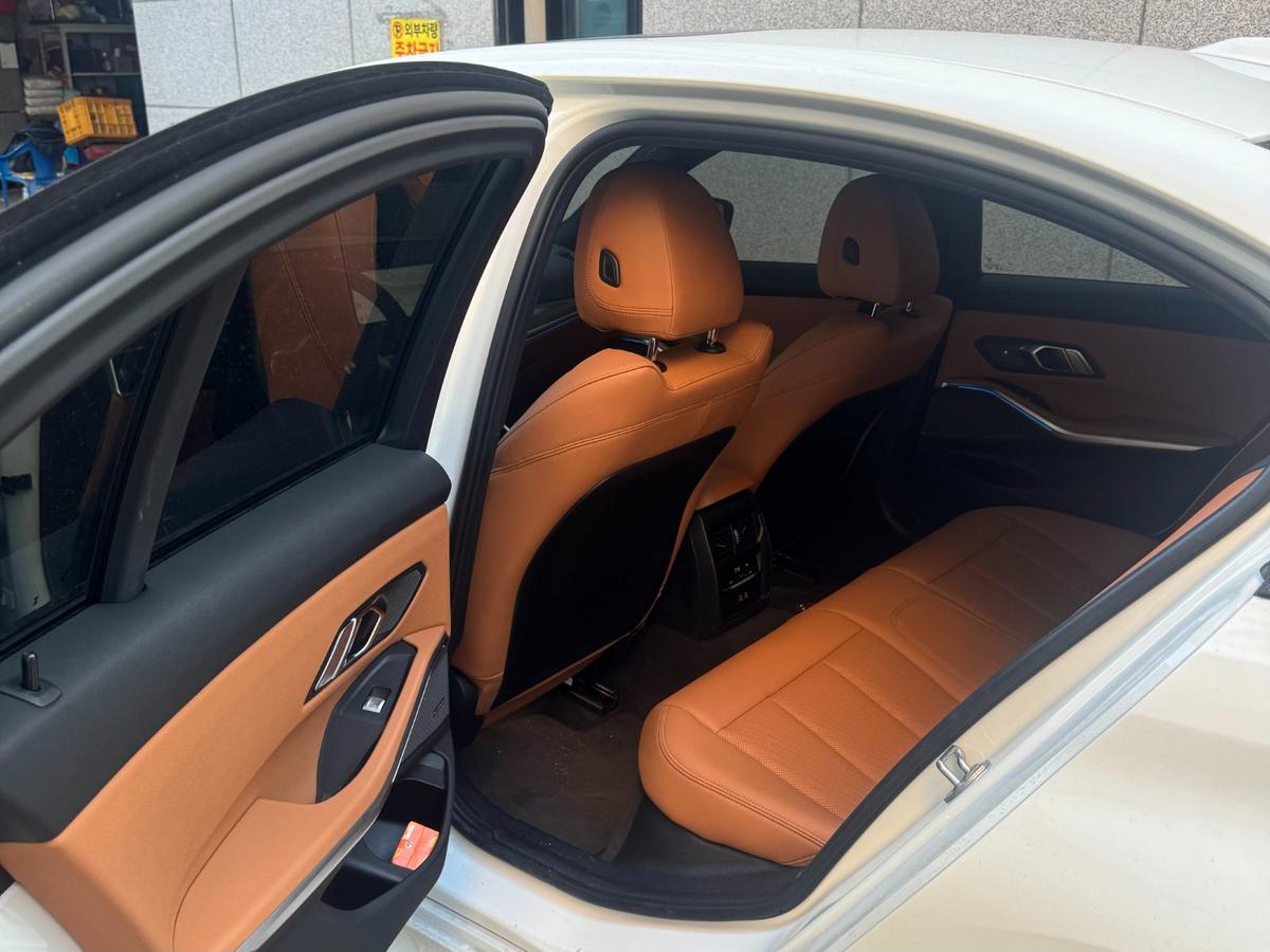 BMW 3시리즈 320i M Sport 사진 11
