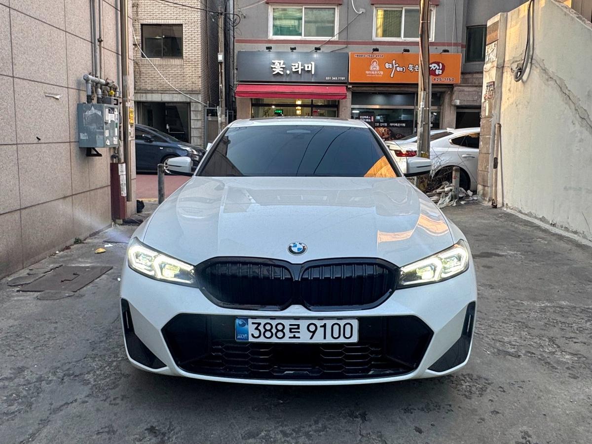 BMW 3시리즈 320i M Sport 사진 1