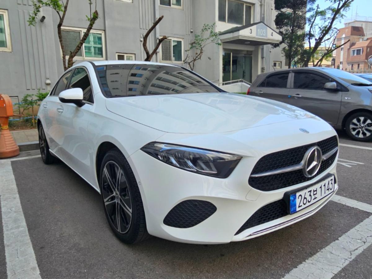 벤츠 A클래스 세단 A 220 DCT 사진 3