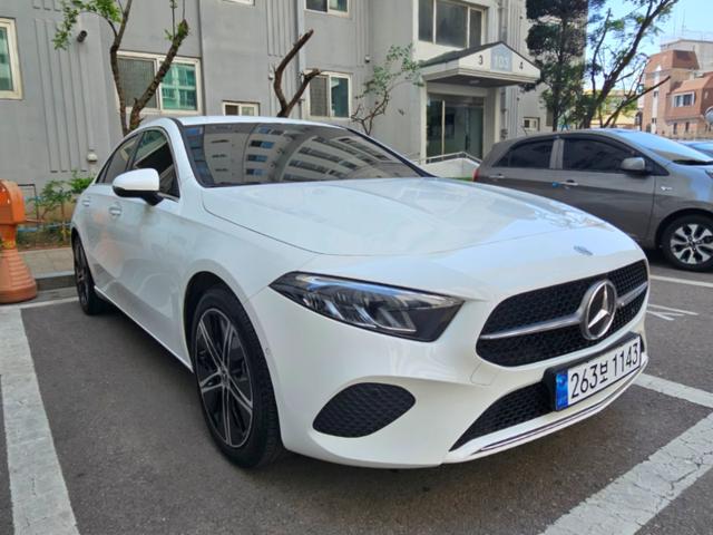 벤츠 A클래스 세단 A 220 DCT 사진 3