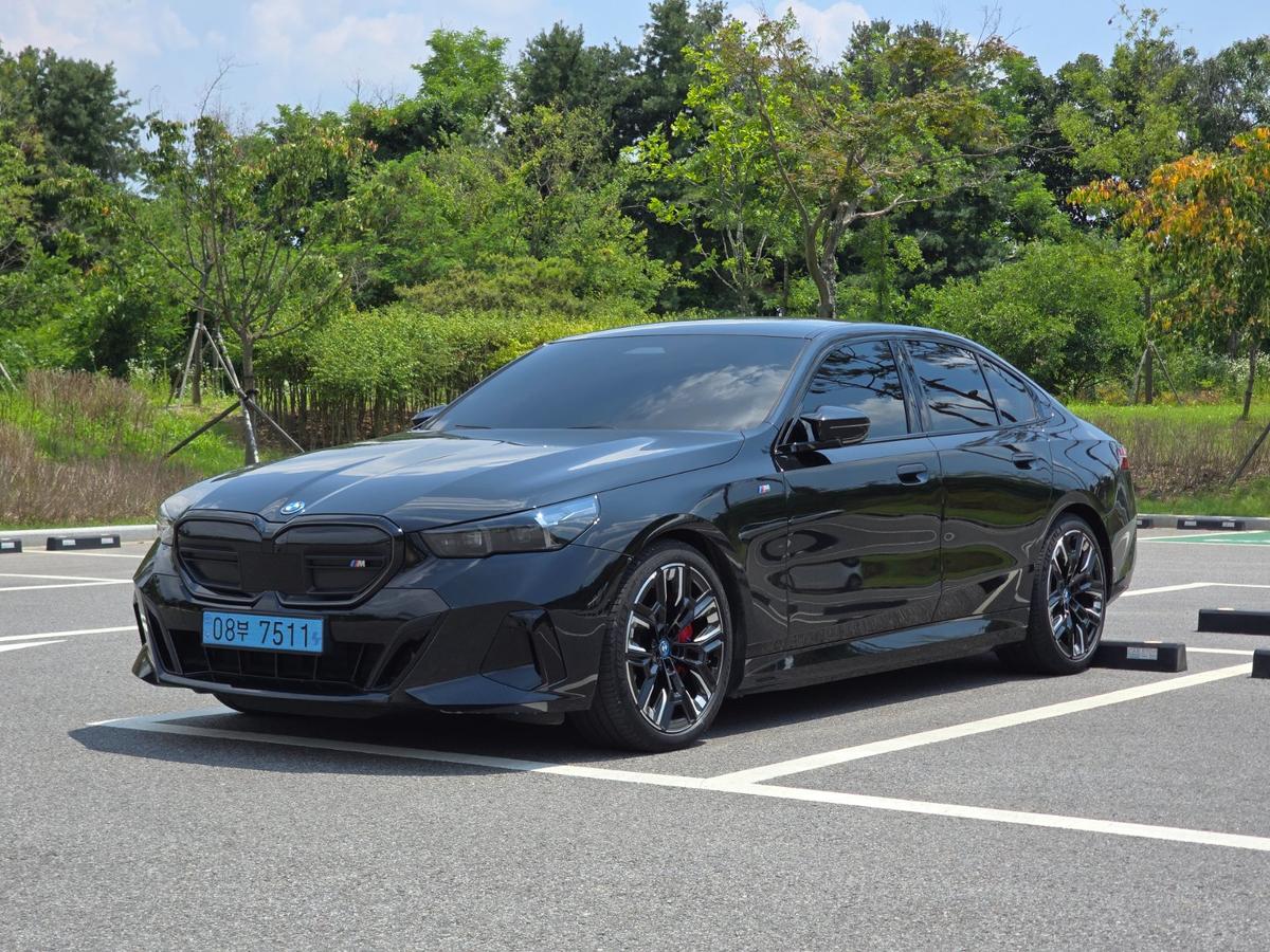 BMW i5 M M60 xDrive Pro 사진 1