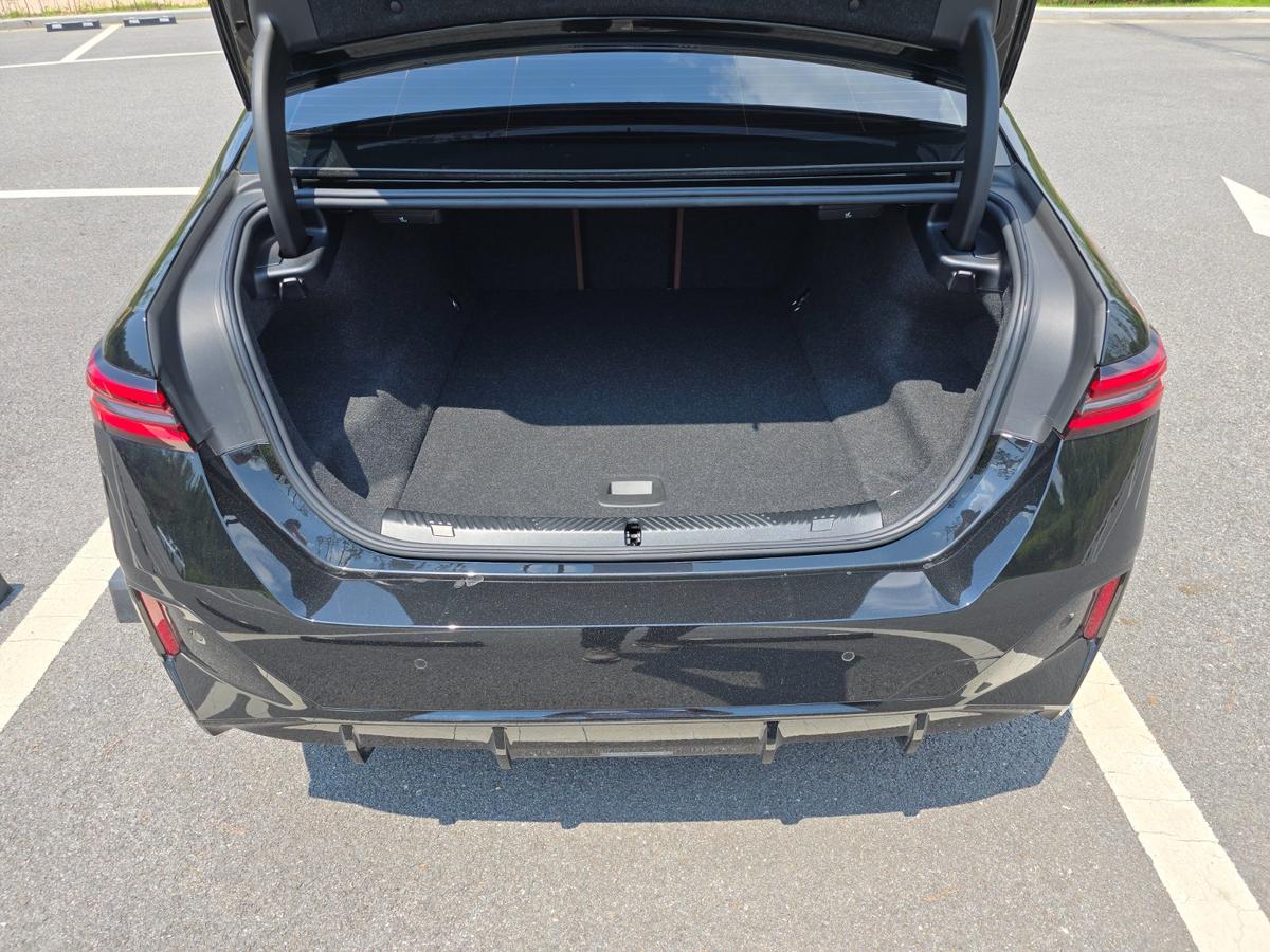 BMW i5 M M60 xDrive Pro 사진 5