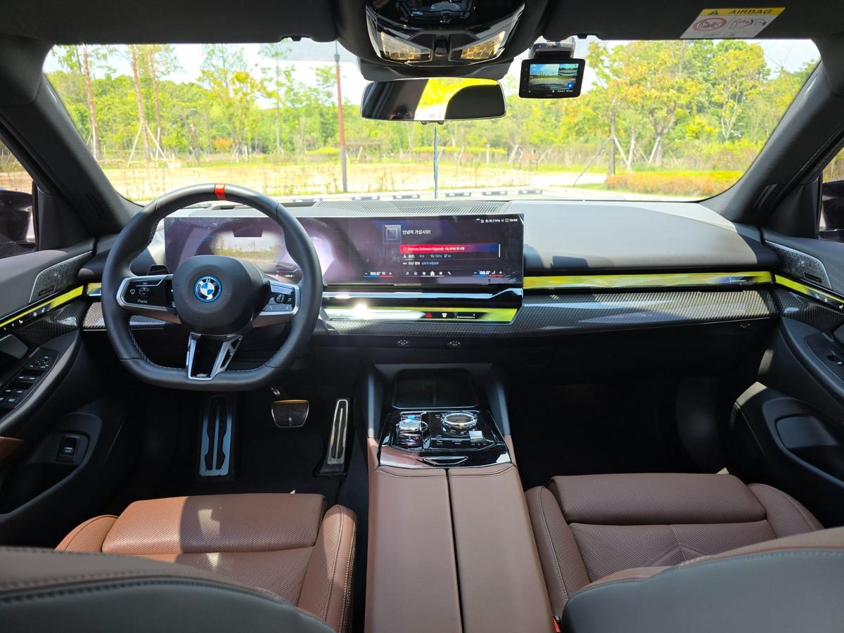 BMW i5 M M60 xDrive Pro 사진 12