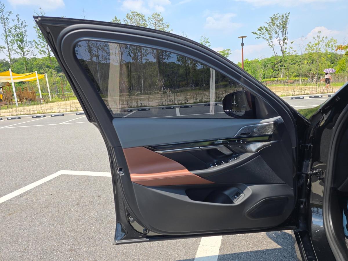 BMW i5 M M60 xDrive Pro 사진 6