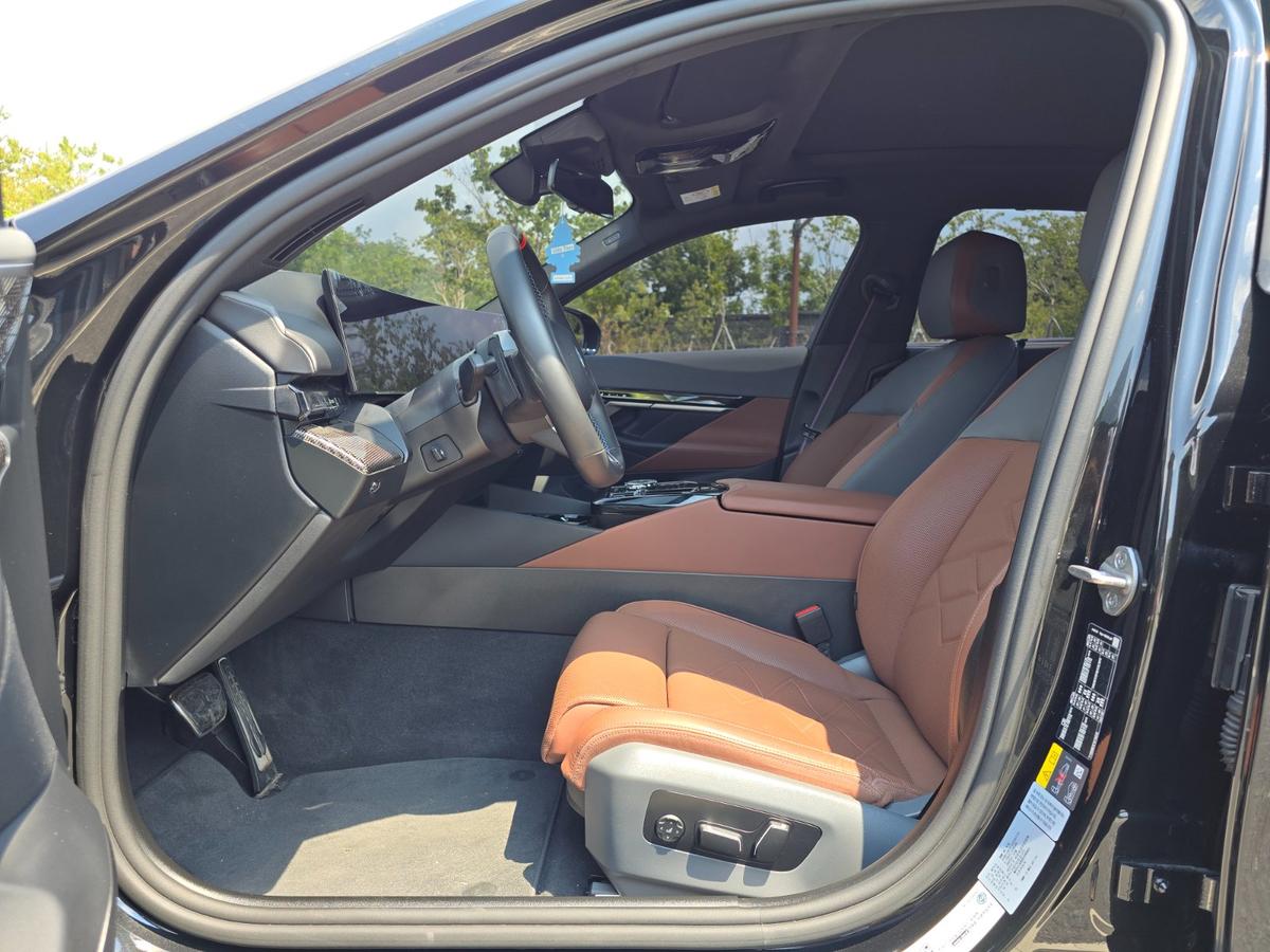 BMW i5 M M60 xDrive Pro 사진 7