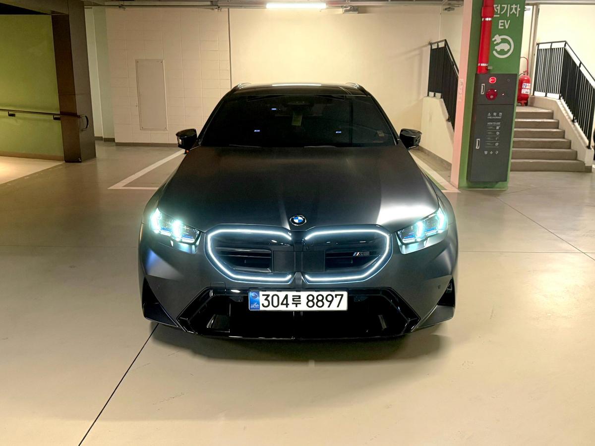 BMW M5 투어링 기본 사진 1