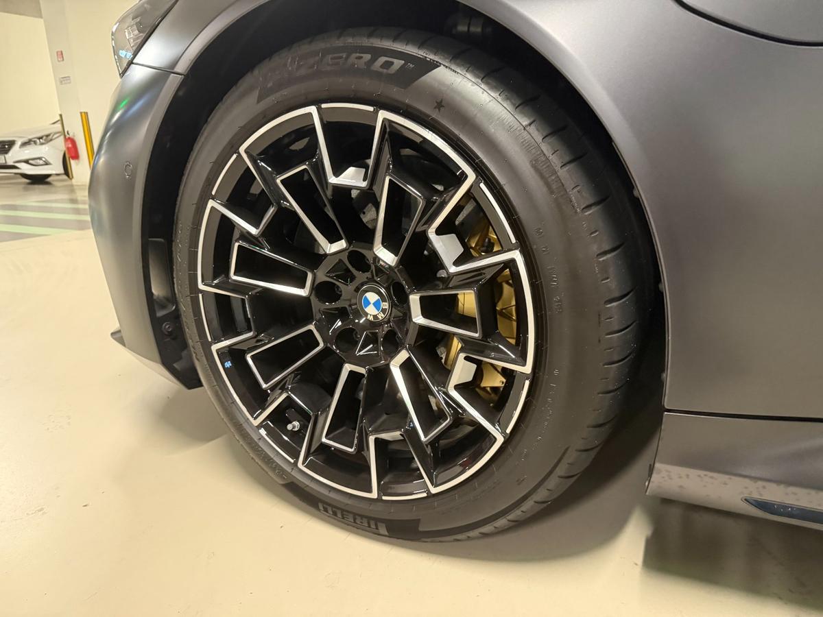 BMW M5 투어링 기본 사진 8