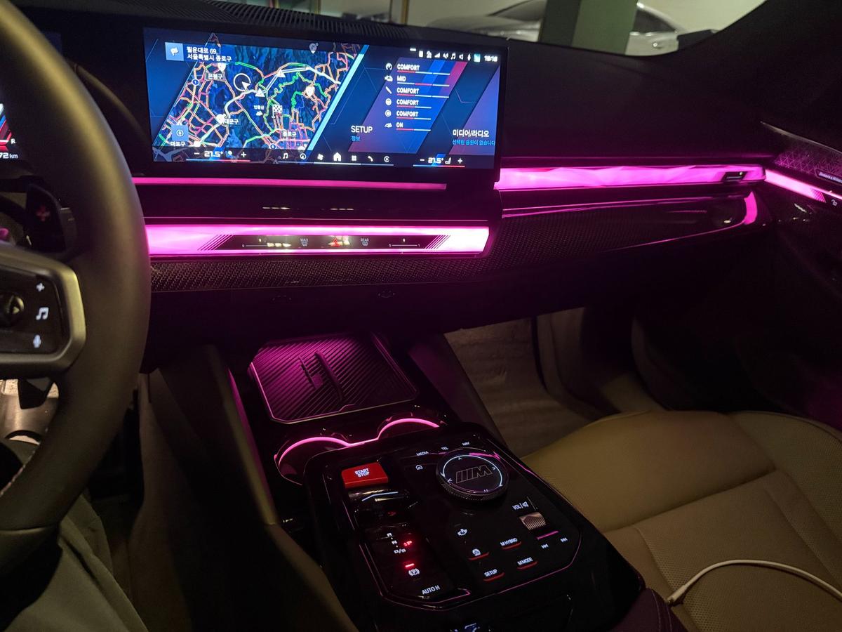 BMW M5 투어링 기본 사진 16