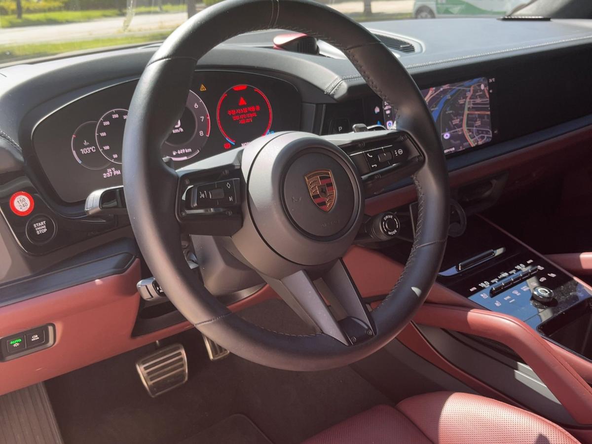 포르쉐 카이엔 GTS 4.0 사진 12