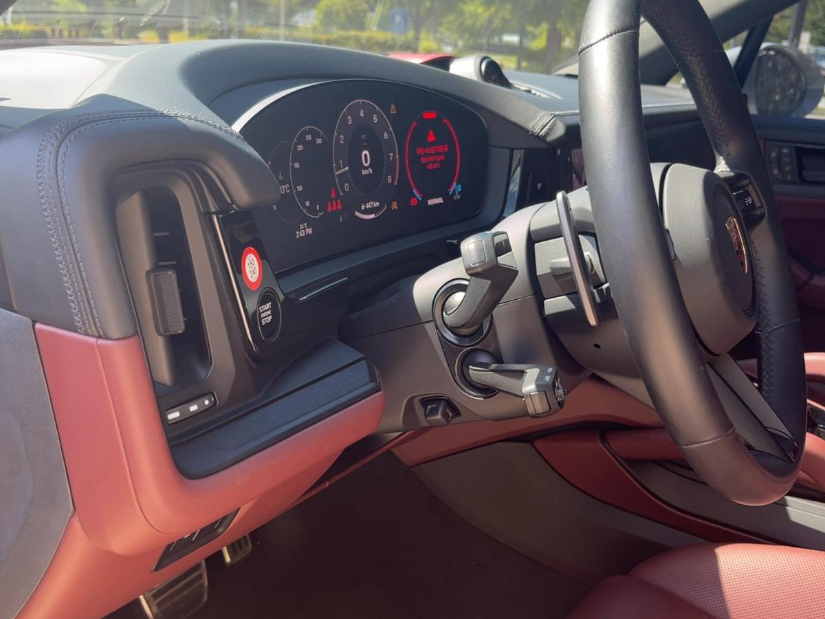 포르쉐 카이엔 GTS 4.0 사진 14