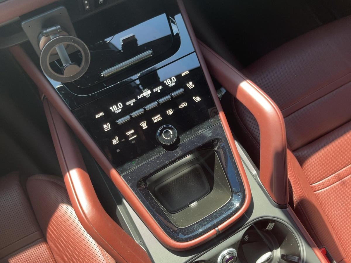 포르쉐 카이엔 GTS 4.0 사진 16