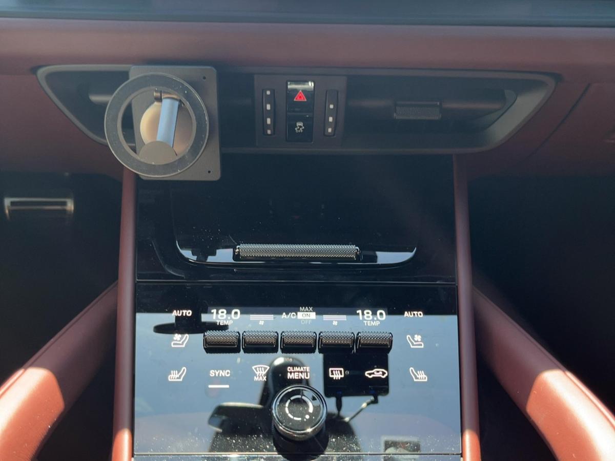 포르쉐 카이엔 GTS 4.0 사진 17